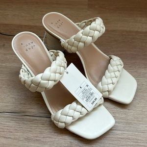 a new day Cream Sandal size 8